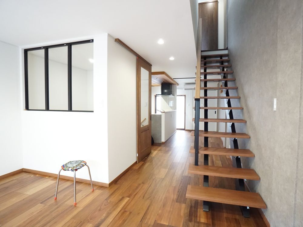 リビング階段