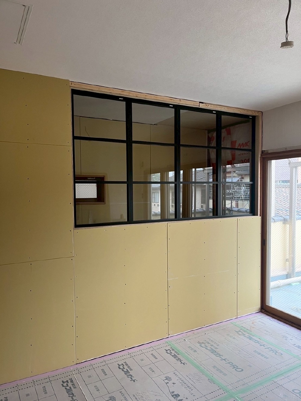 室内窓