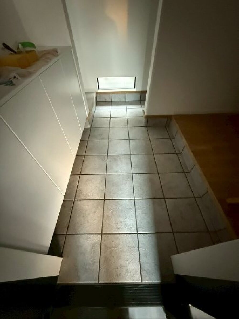 玄関タイル貼り