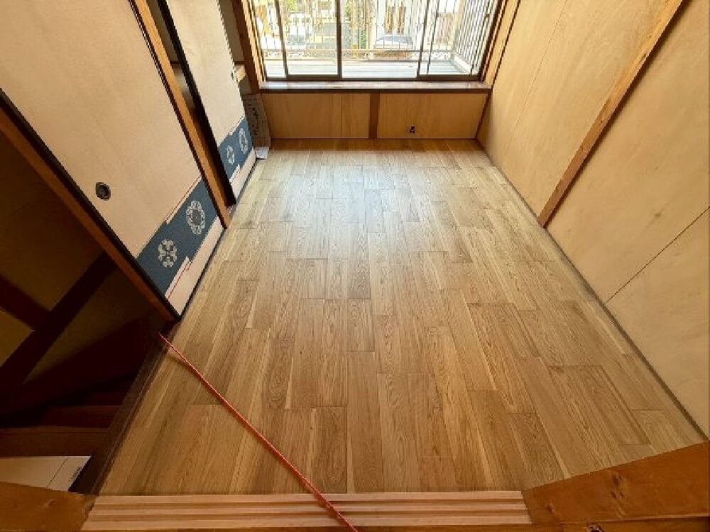フローリング貼り