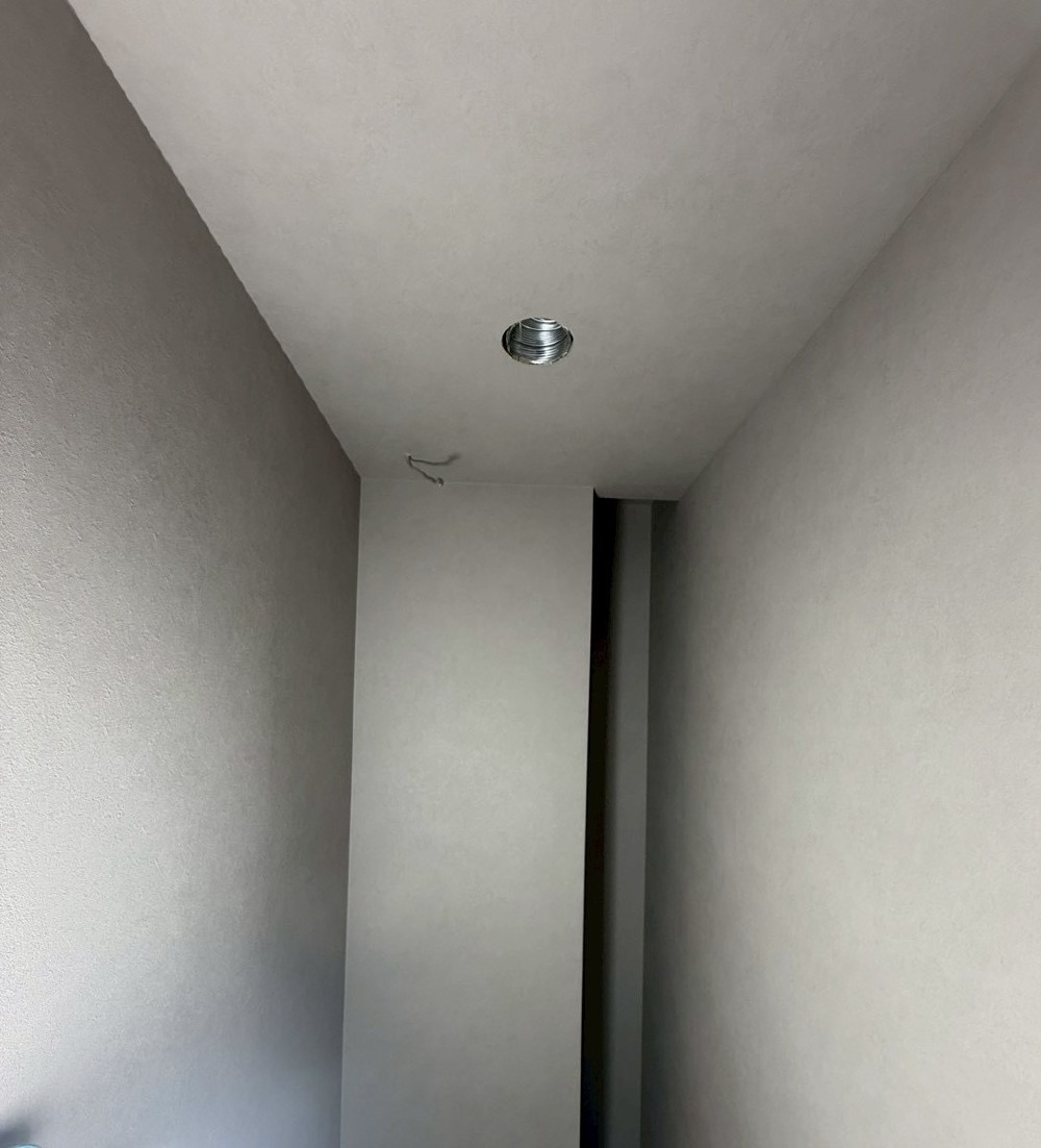クロス貼り