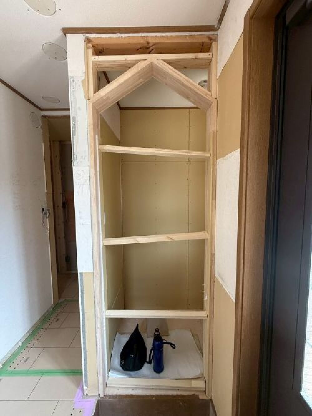三角開口枠