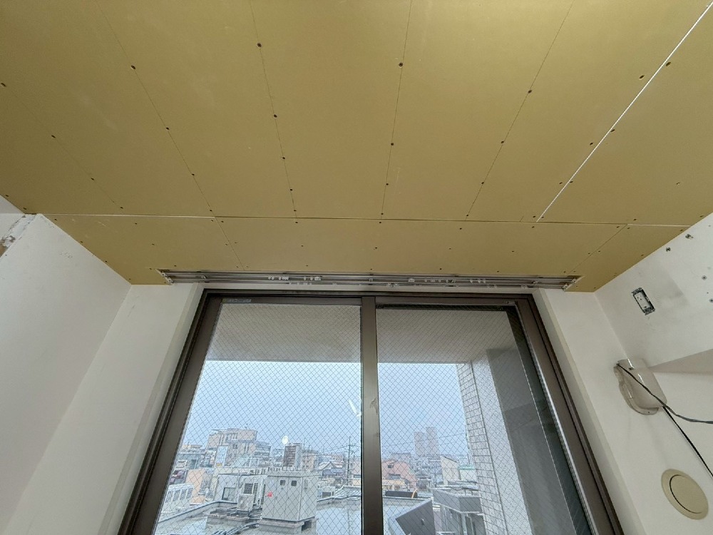 天井ボード貼り