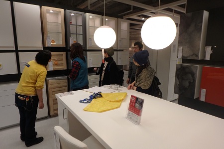IKEAに同行