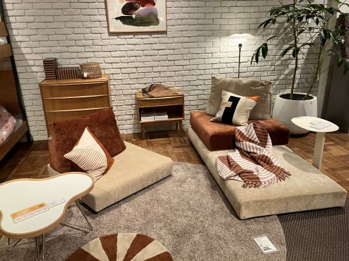 アクタス　店内写真